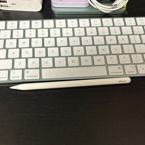 Apple Pencil in White